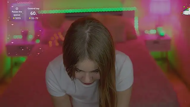 Snapshot of MyLolaSky chatting on October 2025 09:41:01 PM MyLolaSky online show from October 2025 09:41:01 PM