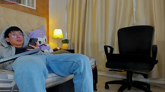 liam twiink online show from November 2025 07:27:01 PM