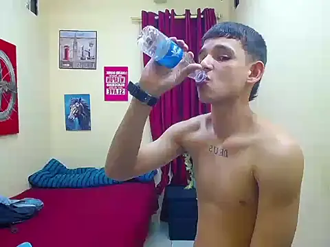 wallace-bigcock online show from October 2025 06:03:01 PM