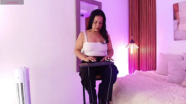 Snapshot of EvaGoddess_ chatting on June 2026 08:02:01 PM EvaGoddess online show from June 2026 08:02:01 PM