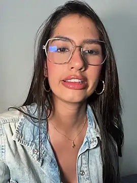 Snapshot of Julieta_Duque chatting on April 2026 02:25:02 AM Julieta Duque online show from April 2026 02:25:02 AM