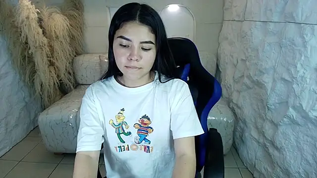 ambarina r online show from September 2025 03:10:01 AM