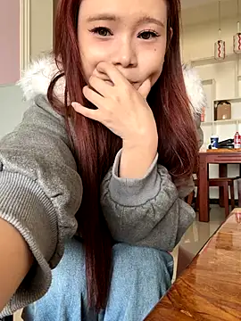 YY-27 online show from December 2025 04:50:01 AM