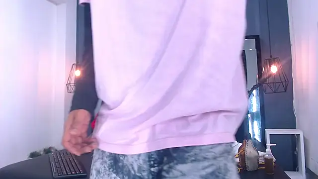 Daniel delux  online show from October 2025 01:18:01 PM