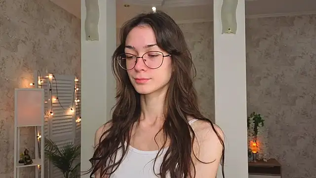 ReneeLippeatt online show from October 2025 07:23:02 PM