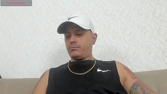 MaximoHall86 online show from October 2025 12:04:02 PM