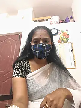 Snapshot of Tamil_Yalini12 chatting on June 2026 12:57:01 AM Tamil Yalini12 online show from June 2026 12:57:01 AM