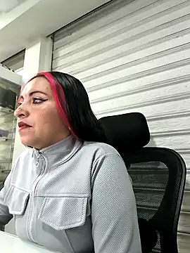 Alisson Stonee online show from April 2026 12:30:02 AM