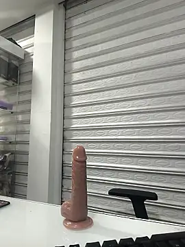 Alisson Stonee online show from April 2026 11:18:02 PM