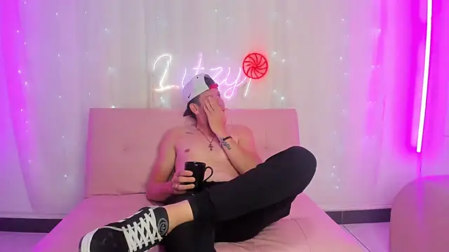 Pink1  online show from October 2025 06:38:02 PM