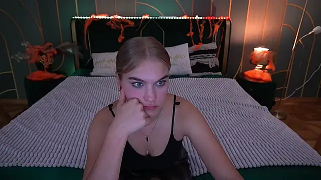 AlinaLiii online show from November 2025 02:40:02 PM