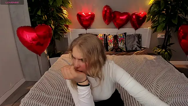 AlinaLiii online show from February 2026 08:26:02 PM