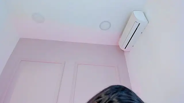 miia blaze online show from October 2025 06:37:01 PM