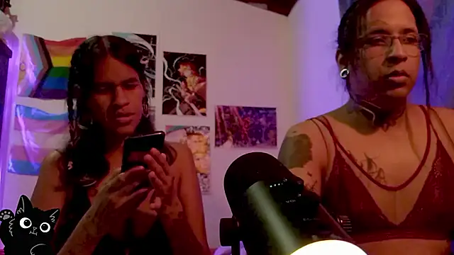 Couple Moth666 online show from May 2026 01:10:02 AM