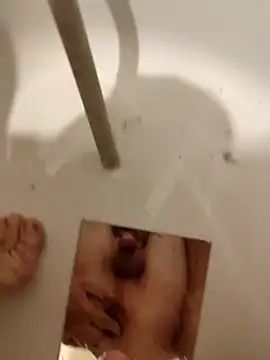 Snapshot of Kityyyyyyyyy chatting on November 2025 06:57:02 PM Kityyyyyyyyy online show from November 2025 06:57:02 PM