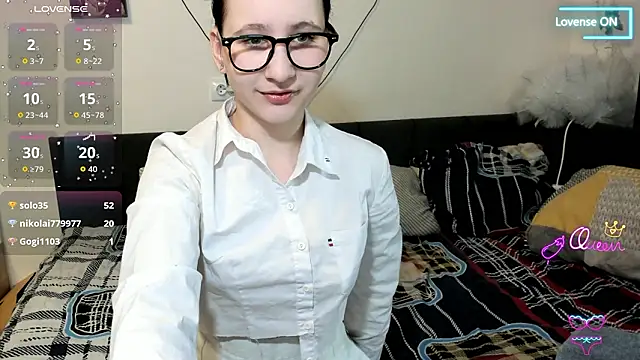 Snapshot of ChristinaFivePlus chatting on January 2026 10:19:02 AM ChristinaFivePlus online show from January 2026 10:19:02 AM