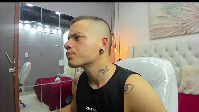 wildthor26 online show from February 2026 05:39:02 AM