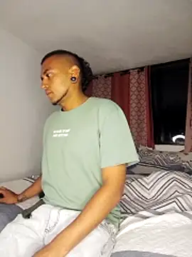 Carlandelli1 online show from April 2026 12:11:02 AM