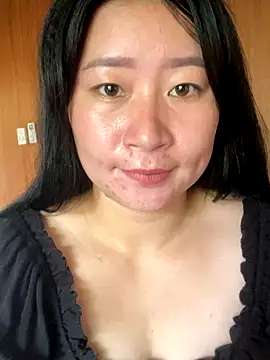 Snapshot of violet-00 chatting on October 2025 05:05:01 AM violet-00 online show from October 2025 05:05:01 AM