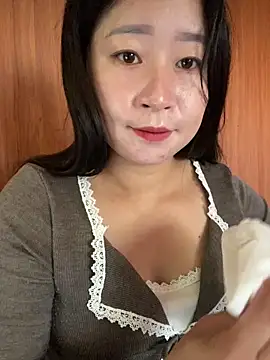 Snapshot of violet-00 chatting on October 2025 01:30:02 AM violet-00 online show from October 2025 01:30:02 AM