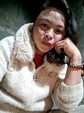 xuxulovezz online show from March 2026 01:05:01 PM