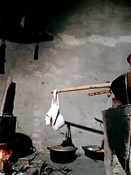 xuxulovezz online show from March 2026 12:00:02 PM