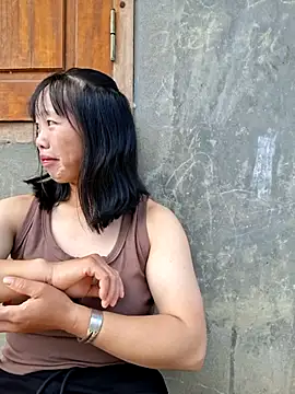 Snapshot of helenzz chatting on September 2025 01:42:02 AM helenzz online show from September 2025 01:42:02 AM