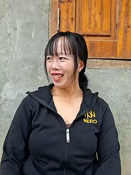 Snapshot of helenzz chatting on October 2025 01:05:02 AM helenzz online show from October 2025 01:05:02 AM