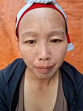 Snapshot of helenzz chatting on October 2025 08:24:01 AM helenzz online show from October 2025 08:24:01 AM