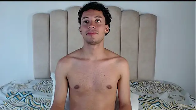 Snapshot of aroncooper1 chatting on October 2025 03:57:02 PM aroncooper1 online show from October 2025 03:57:02 PM