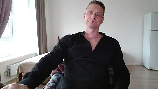 Snapshot of Freeze_Fire chatting on November 2025 08:46:01 AM Freeze Fire online show from November 2025 08:46:01 AM