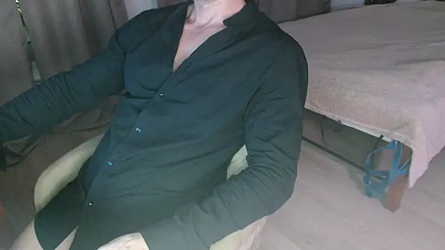 Snapshot of Freeze_Fire chatting on November 2025 08:52:02 PM Freeze Fire online show from November 2025 08:52:02 PM