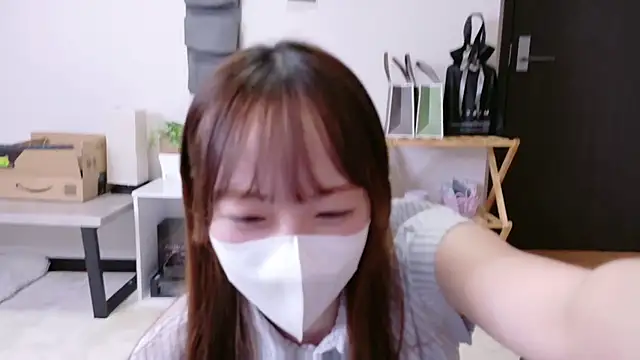 Snapshot of saku_sakura_ chatting on October 2025 12:25:01 PM saku sakura online show from October 2025 12:25:01 PM