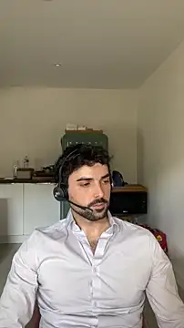 Snapshot of eauminerale chatting on April 2026 11:38:01 AM eauminerale online show from April 2026 11:38:01 AM