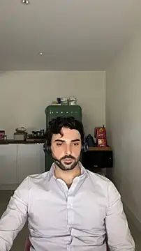 Snapshot of eauminerale chatting on May 2026 10:10:01 AM eauminerale online show from May 2026 10:10:01 AM