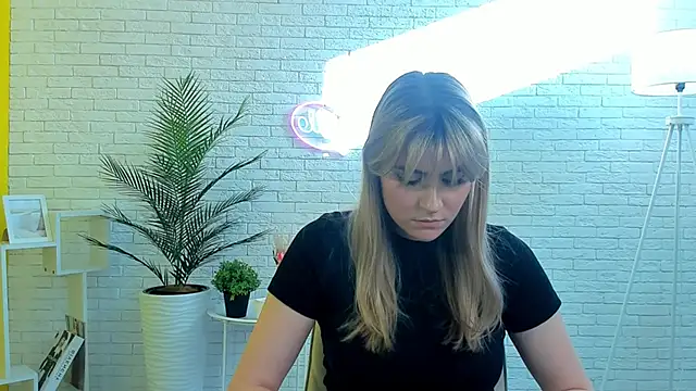 DaysiPlater online show from September 2025 12:19:01 PM