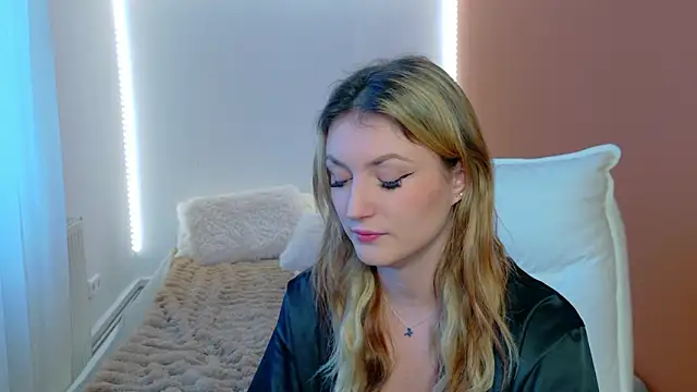 Anaayss  online show from February 2026 06:22:01 AM