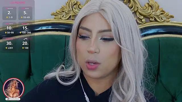 Snapshot of CourtneyRoses chatting on October 2025 03:32:01 PM CourtneyRoses online show from October 2025 03:32:01 PM