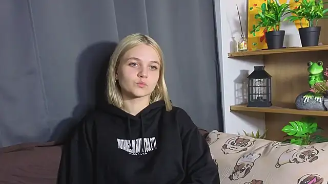 KelleDomin online show from October 2025 06:48:01 PM