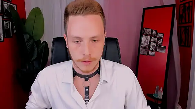 LeoMooree online show from September 2025 08:58:02 PM