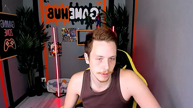 LeoMooree online show from October 2025 03:38:02 PM