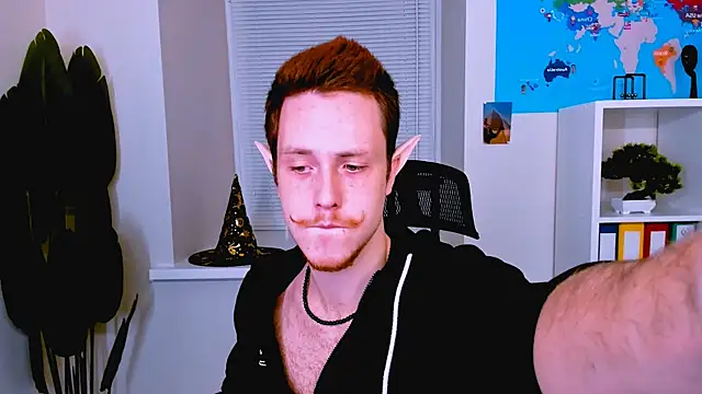 LeoMooree online show from October 2025 04:52:01 PM