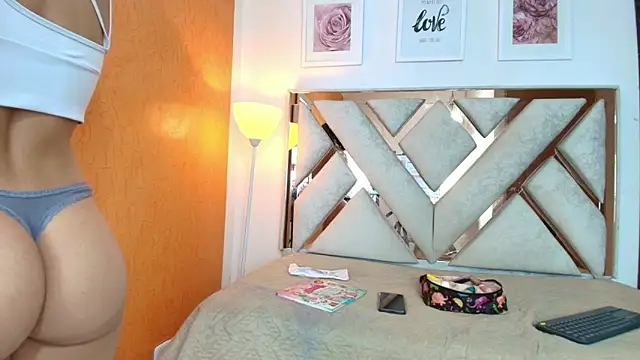 Lia Roseh online show from October 2025 07:11:02 PM