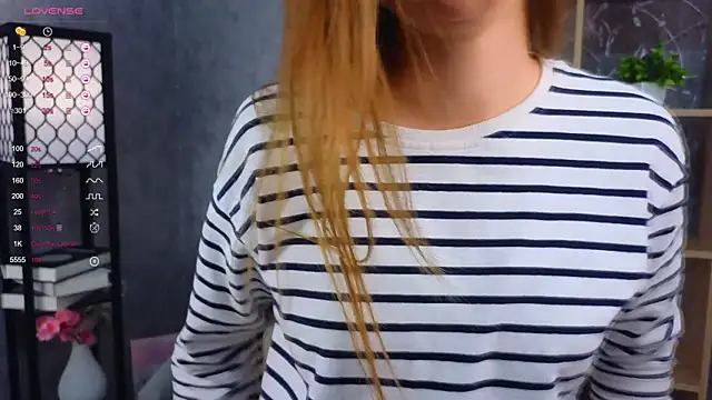 Snapshot of ElenoreReth chatting on October 2025 01:57:01 AM ElenoreReth online show from October 2025 01:57:01 AM