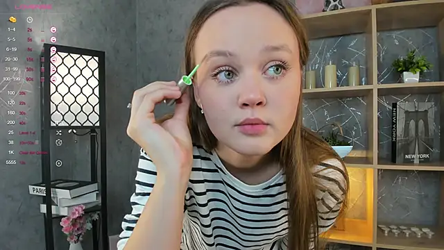 Snapshot of ElenoreReth chatting on November 2025 01:06:01 AM ElenoreReth online show from November 2025 01:06:01 AM