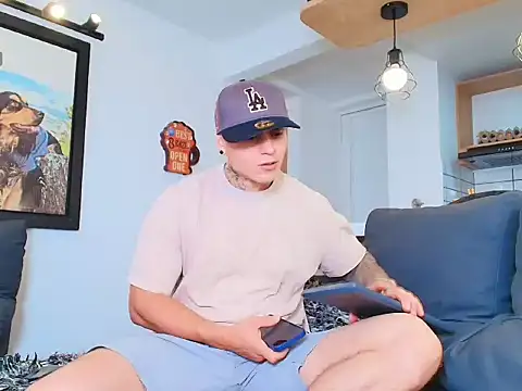 Marko Toro   online show from October 2025 03:29:02 PM