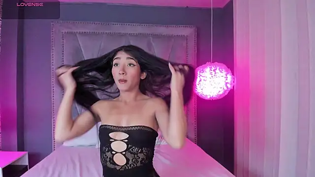 Mariana Kalo online show from October 2025 11:19:01 AM