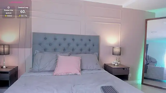 SalemMorris online show from October 2025 07:19:02 PM