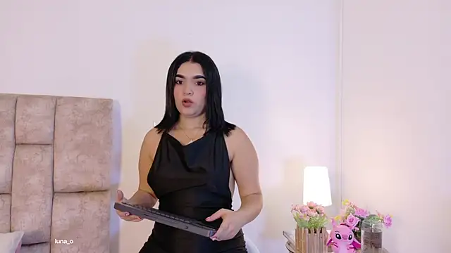 LunaOcampo  online show from November 2025 07:27:01 PM