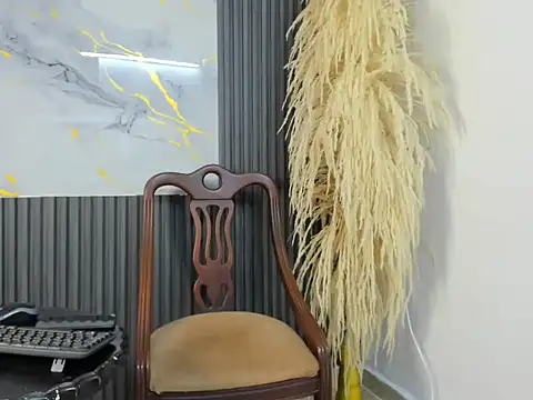 Nikoll evans online show from November 2025 03:11:01 PM